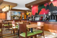 AmericInn by Wyndham St. Cloud MN Shopping Area - breakfast
