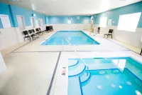 Holiday Inn Express & Suites Carlsbad by IHG - Pool