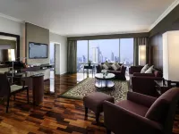 Pullman Bangkok Hotel G Отели рядом с достопримечательностью «Пирс Си-Пхрая»