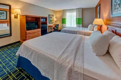 Stones River Inn & Suites Отели в г. Мерфрисборо
