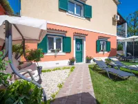 Sandra Hotels in Pobri