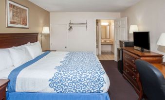 Days Inn by Wyndham Fort Wayne