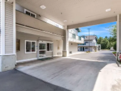 Quality Inn & Suites Bainbridge Island Hotels in Kitsap County