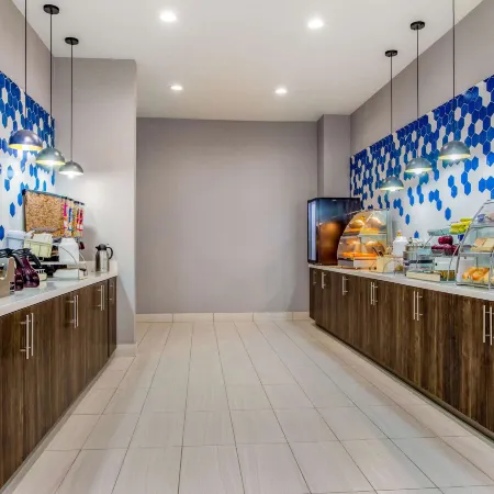 La Quinta Inn & Suites by Wyndham Northlake Fort Worth