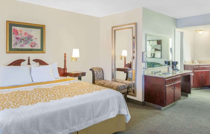 Days Inn by Wyndham Camarillo - Ventura