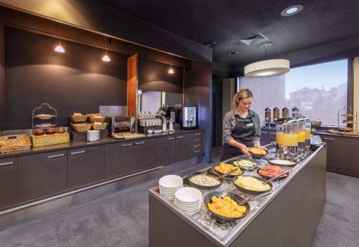 베스트 웨스턴 플러스 론세스톤 위치