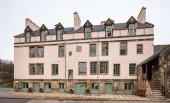 Cheval Abbey Strand Apartments, at Holyrood