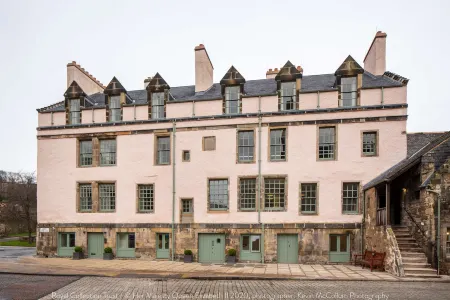 Abbey Strand Apartments, at Holyrood