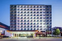 Doubletree by Hilton Huntington Hotel a 