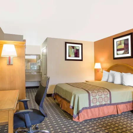 Days Inn by Wyndham Monroe La