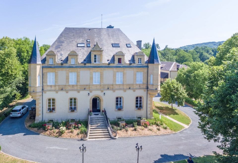 2. Château ..