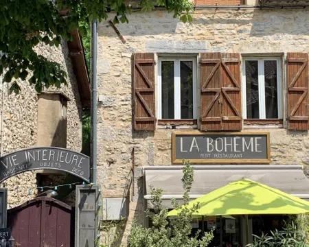 Domaine des Cazelles Hotels in Cajarc
