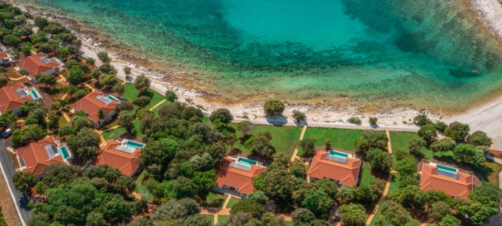 Luxury Beachside Villa Porto Bus Hotels in Bale