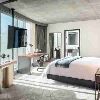 the DOUGLAS, Autograph Collection Rooms