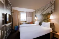 Ibis Paris la Défense Courbevoie Hotels in Courbevoie
