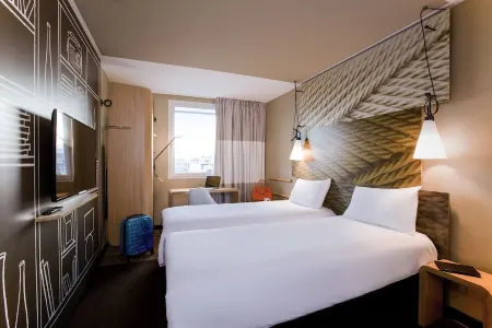 Ibis Paris la Défense Courbevoie Отели рядом с достопримечательностью «Парк Бекон»