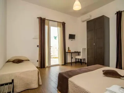 Hotel Calabernardo Noto Marina فنادق في Calabernardo