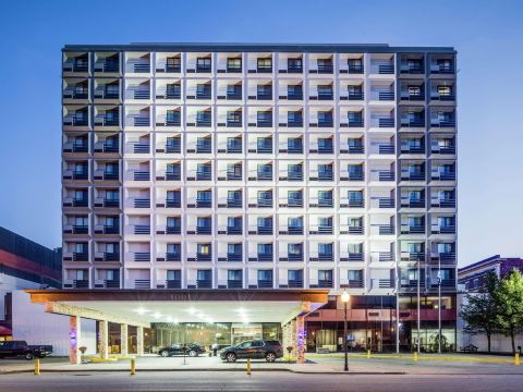 Doubletree by Hilton Huntington