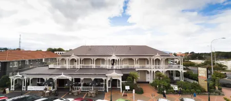 Prince's Gate Hotel Отели рядом с достопримечательностью «Редвудс – Уокэрюарева Форест»