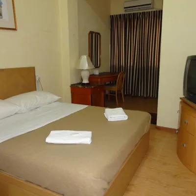 Pristine Hotel Hotels near Rawang