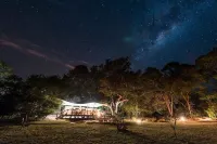 Mukambi Fig Tree Bush Camp – All Inclusive فنادق في 