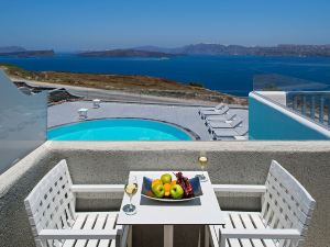 Acroterra Rosa Luxury Suites & Spa