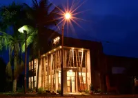 Gallito de Las Rocas Lodge Hotels in 