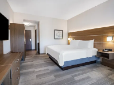Holiday Inn Express & Suites Ruskin - Sun City by IHG Hotels in Ruskin