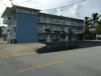 Knight's Key Suites - Ocean View