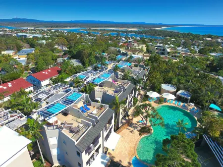 Noosa Blue Resort Отели рядом с достопримечательностью «Нуза Хедс Мейн Бич»