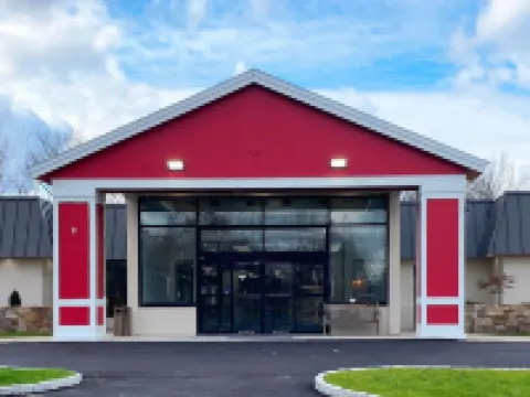 Ramada by Wyndham Hartford North / Bradley Airport Hotels in Windsor Locks