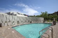 Aloft Tempe - Rooftop Pools