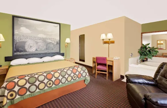 瓦倫泰因速8酒店