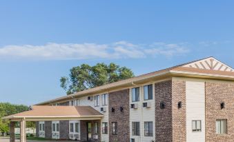 Super 8 by Wyndham Madison