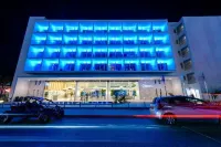 Seasons Hotel (Adults Only)