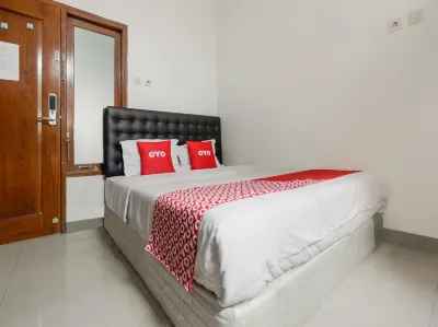 Super OYO 3838 Tamansari Guest House Hotel dekat Sekretariat SPMB UNS