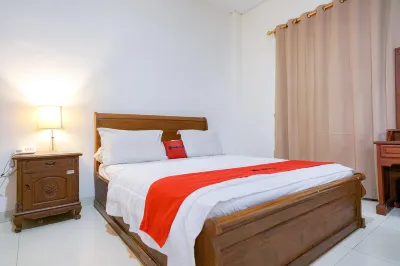RedDoorz @ Avros Guest House Medan Hotels in Medan Kota