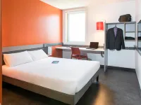 ibis budget Aéroport Lyon Saint Exupéry Các khách sạn ở Colombier-Saugnieu