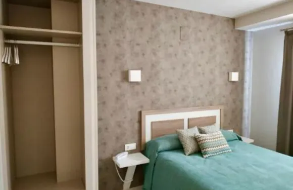 洛斯科內霍斯酒店