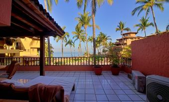 Villa Facing the Beach in a Large Terrace 7 Pools, Tennis Courts, 247 Security