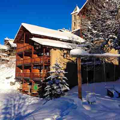 Les Chalets du Villard Hotel Exterior
