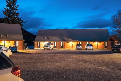 Hawea Hotel فنادق في Lake Hawea