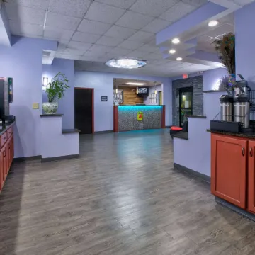 Super 8 by Wyndham Mobile/Tillmans Corner