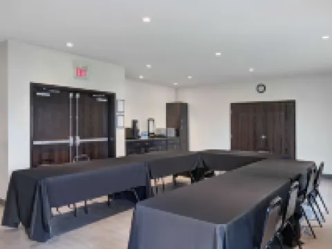 Motel 6 Airdrie, AB Hotels in Airdrie