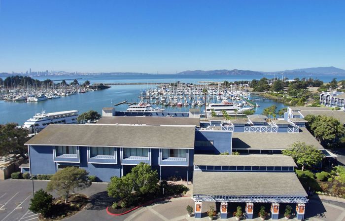 DoubleTree by Hilton Hotel Berkeley Marina