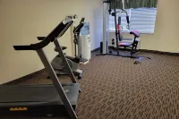 AmericInn by Wyndham Cedar Rapids North - Gym