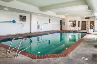 Comfort Inn & Suites - Swimmingpools
