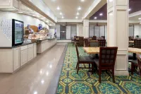 智選假日套房飯店南帕諸島