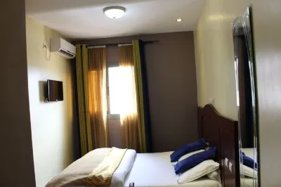 Tou'Ngou Hotel โรงแรมใน