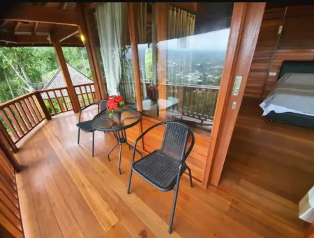 Villa Bukit Berbunga Отели рядом с достопримечательностью «Роуз гарден»